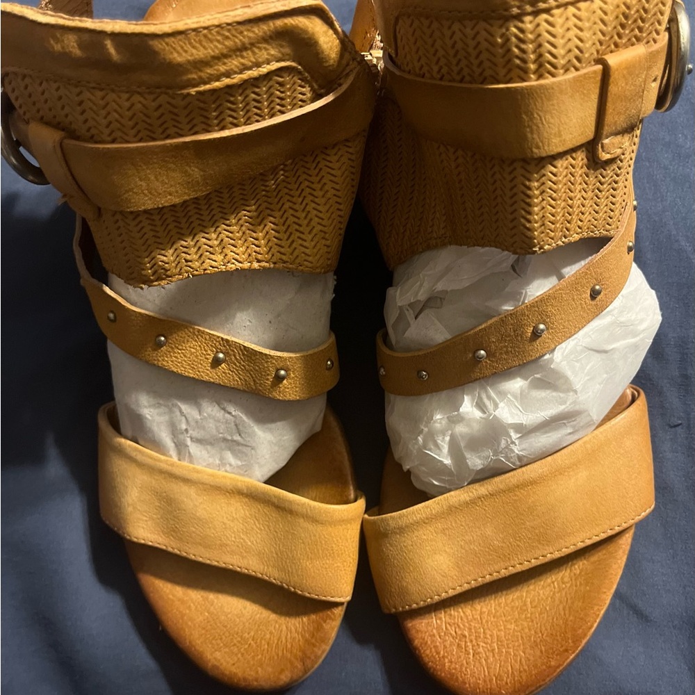 MIZ MOOZ Women's Farley Leather Ankle Sandals Wedge Wheat  Size 38 New